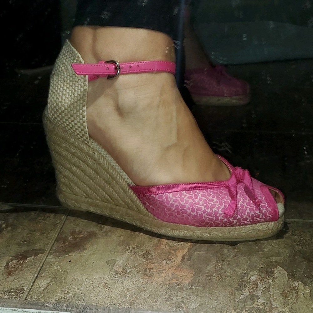 SOLD - WOMEN’S COACH FUSCHIA / PINK ESPADRILLES SIZE 9 - Picture 8 of 8